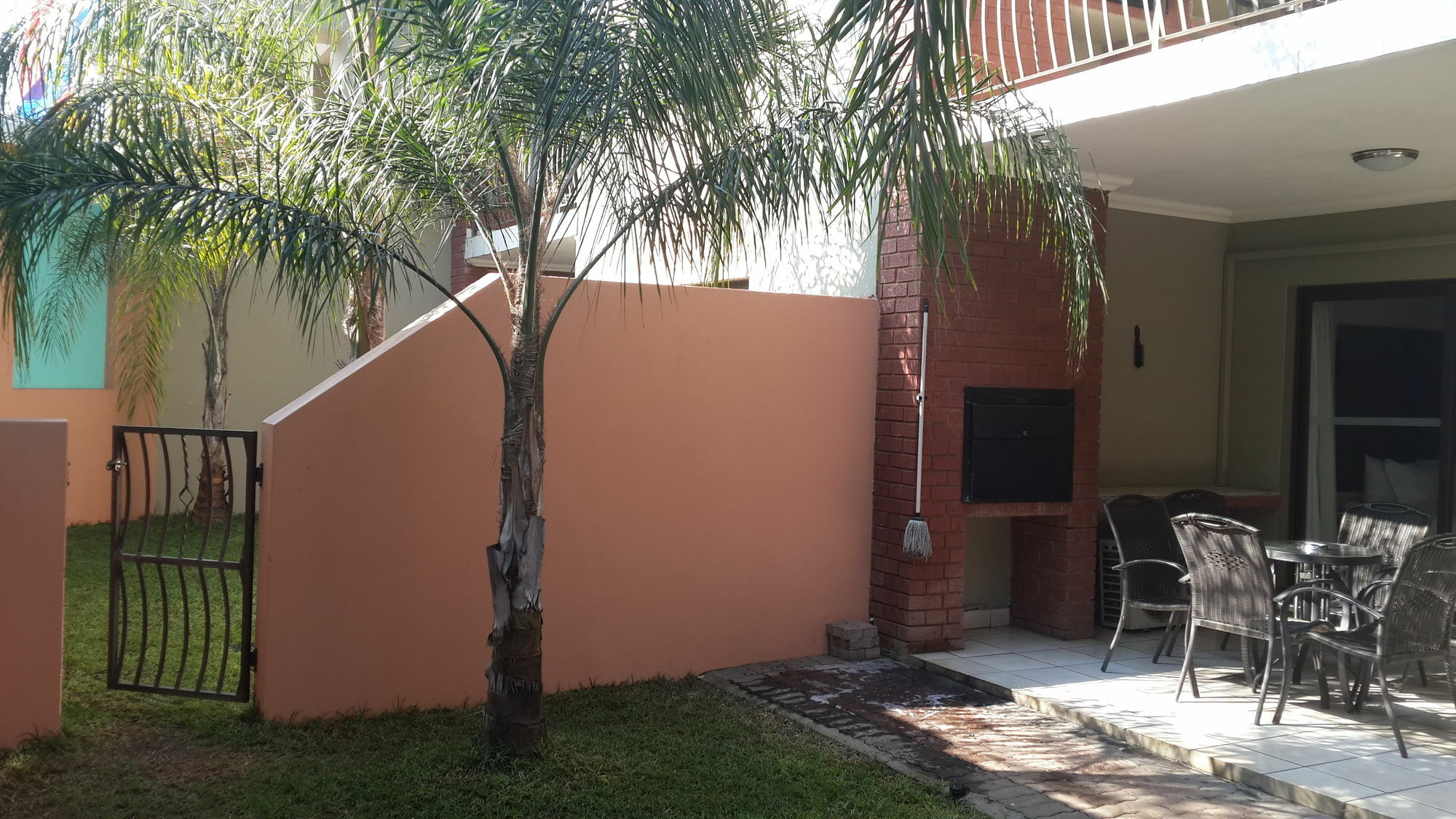 Palm Valley Inn And Day Spa Hartbeespoort Zewnętrze zdjęcie